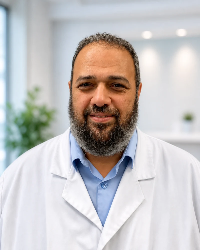 peoples-medical-clinic-ahmed-badawy-pharmacist-portrait-v2